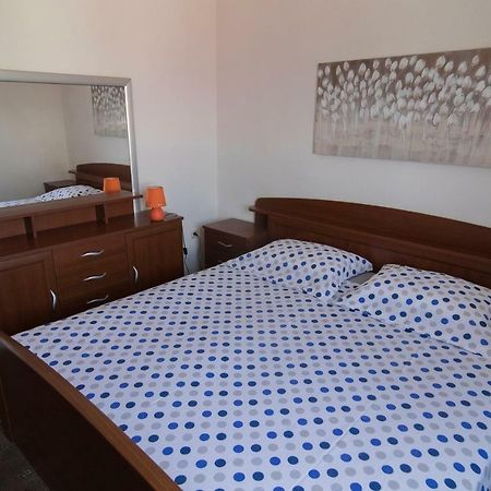 פוסטיר Apartments Ivana מראה חיצוני תמונה