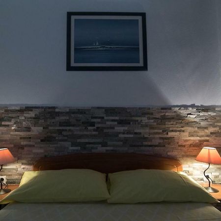 פוסטיר Apartments Ivana מראה חיצוני תמונה