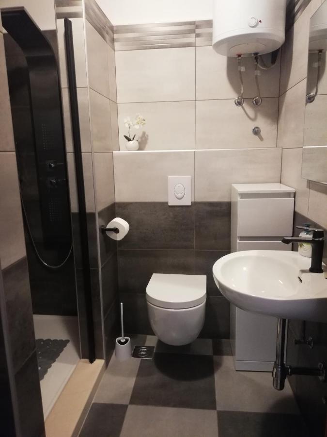 פוסטיר Apartments Ivana מראה חיצוני תמונה