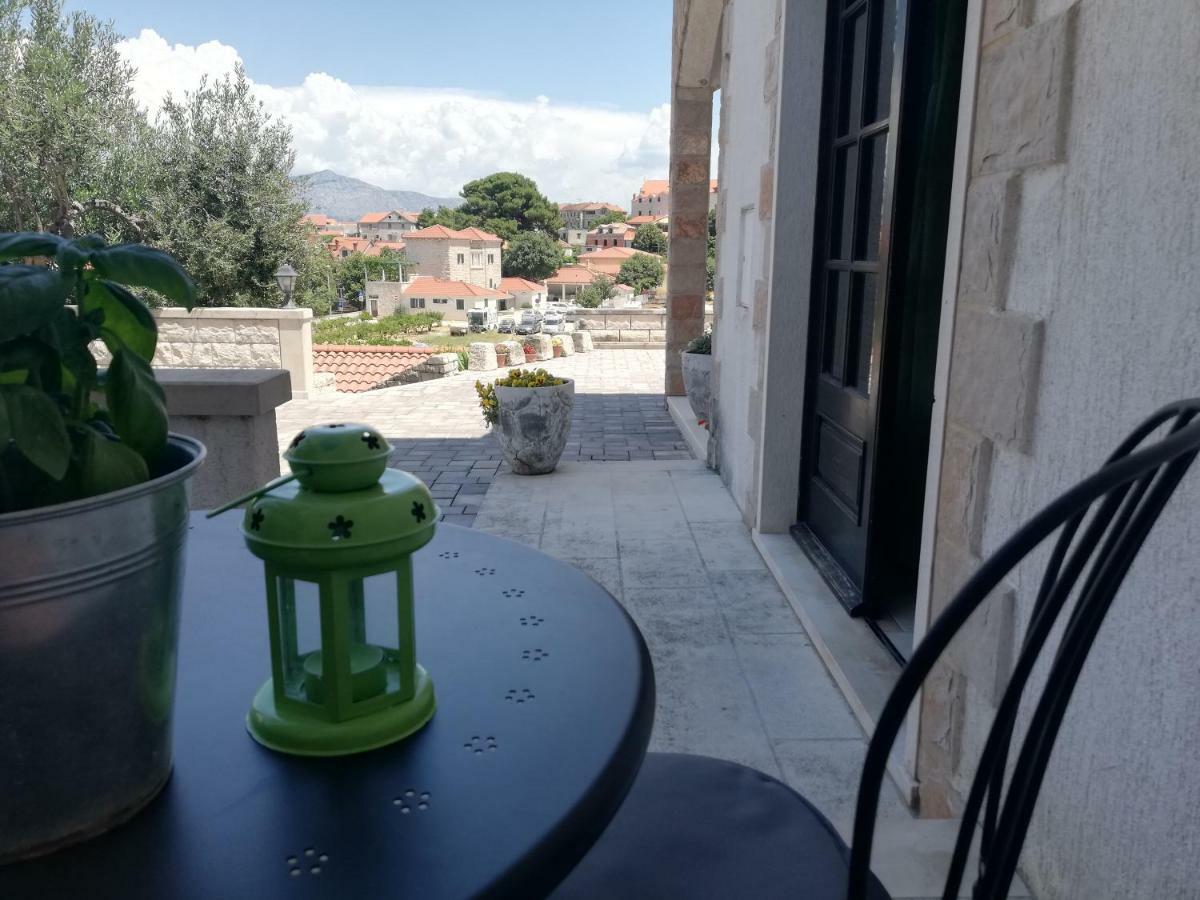 פוסטיר Apartments Ivana מראה חיצוני תמונה