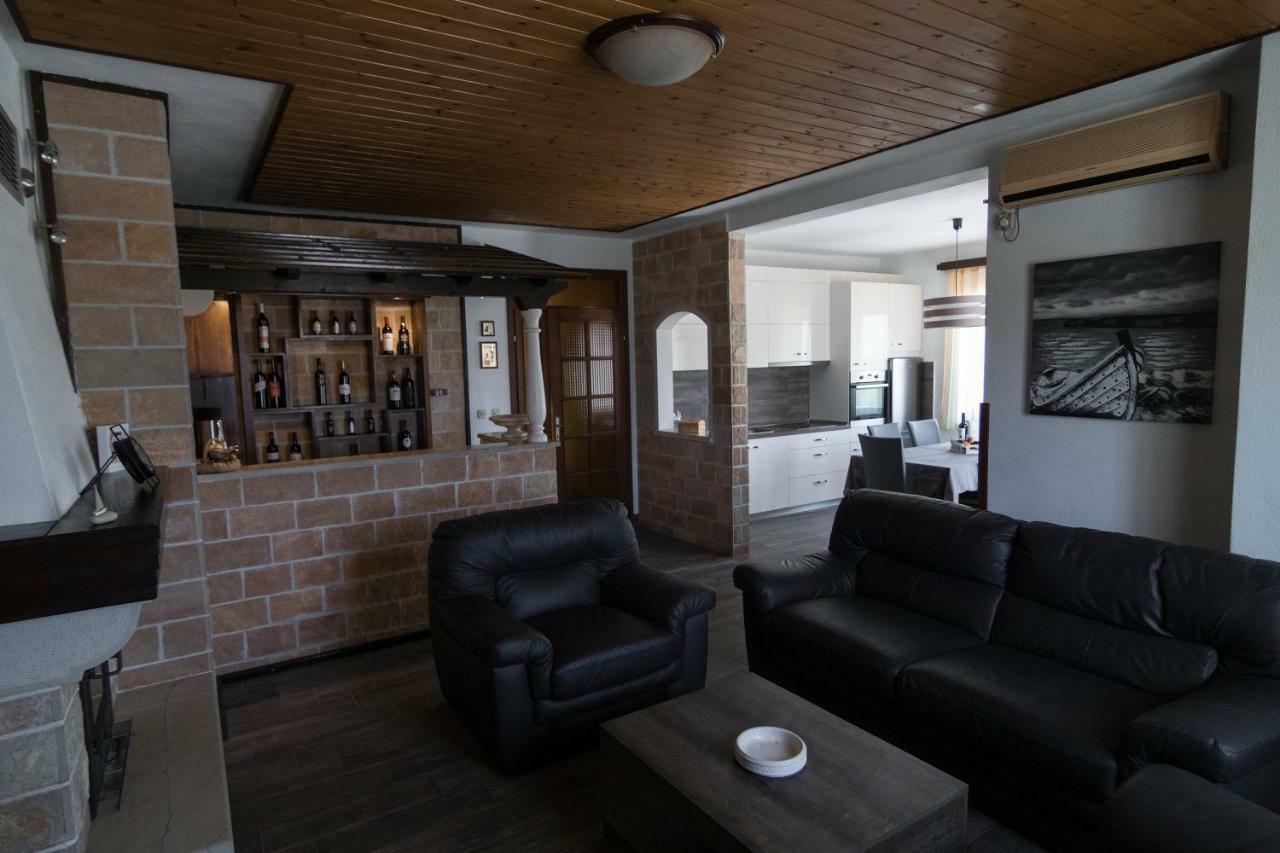פוסטיר Apartments Ivana מראה חיצוני תמונה