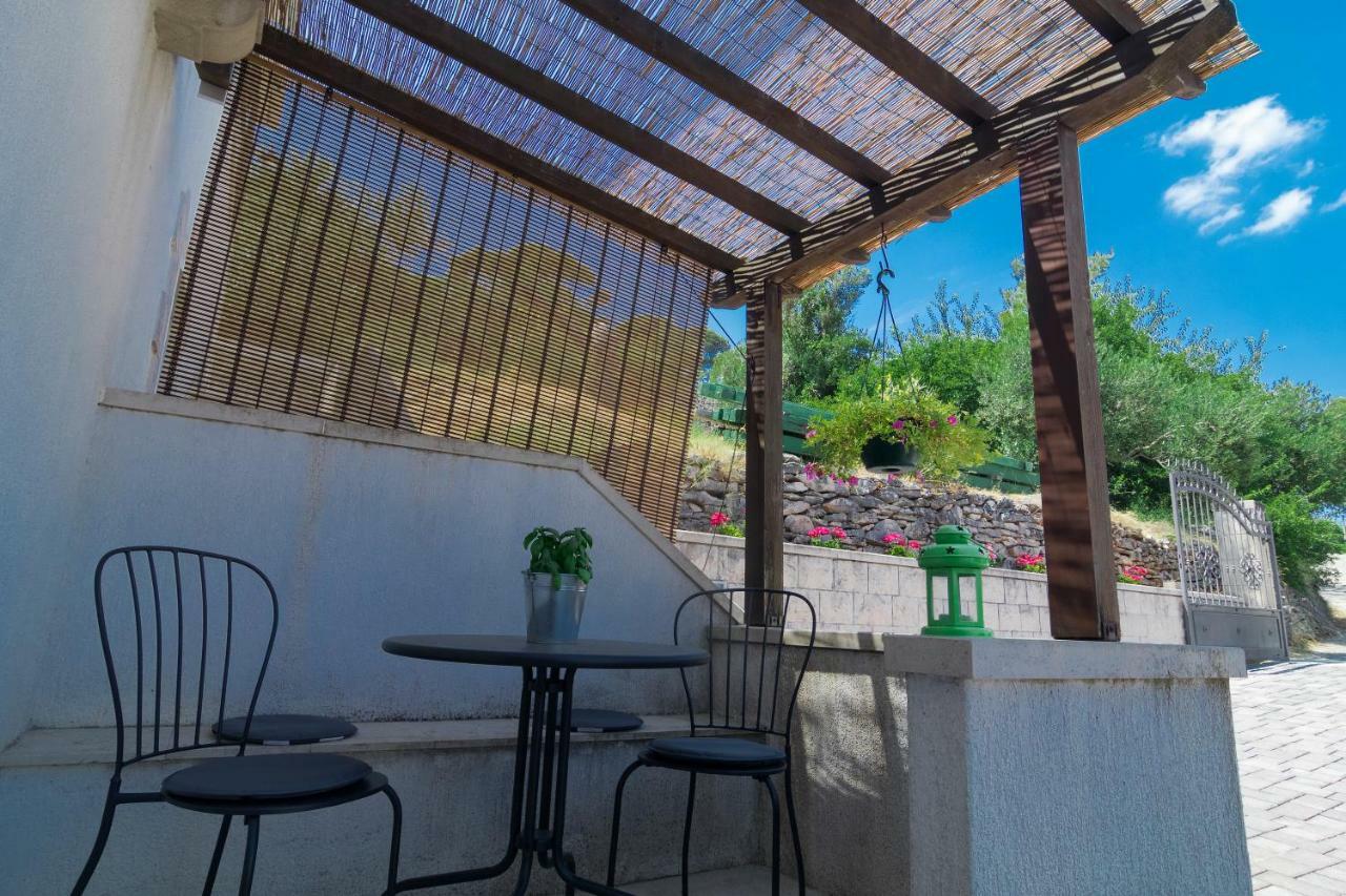 פוסטיר Apartments Ivana מראה חיצוני תמונה