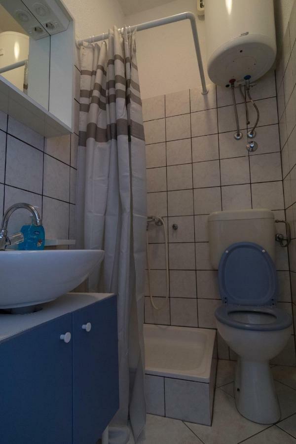 פוסטיר Apartments Ivana מראה חיצוני תמונה