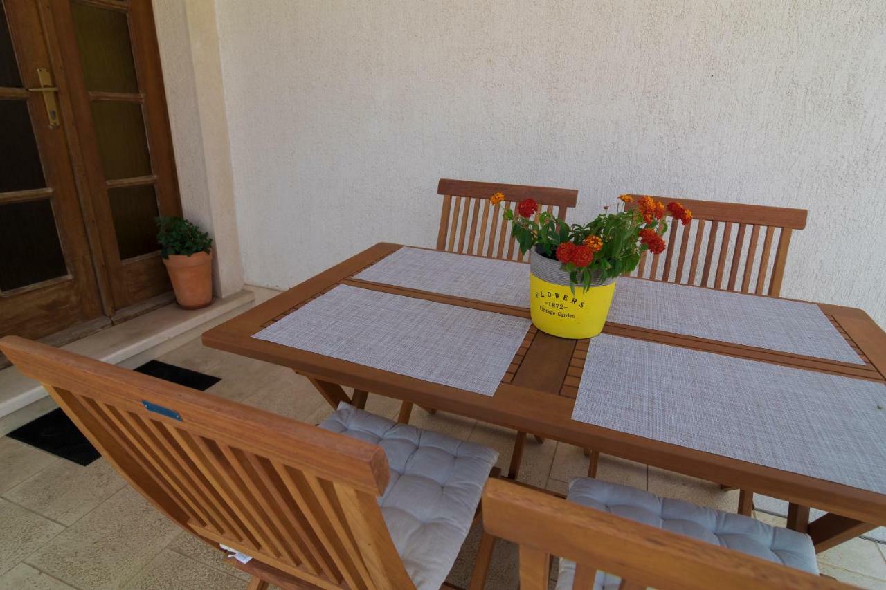 פוסטיר Apartments Ivana מראה חיצוני תמונה