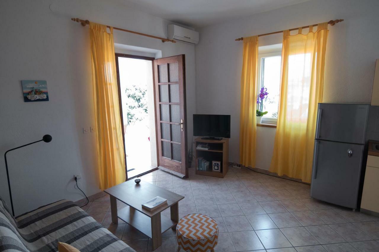 פוסטיר Apartments Ivana מראה חיצוני תמונה