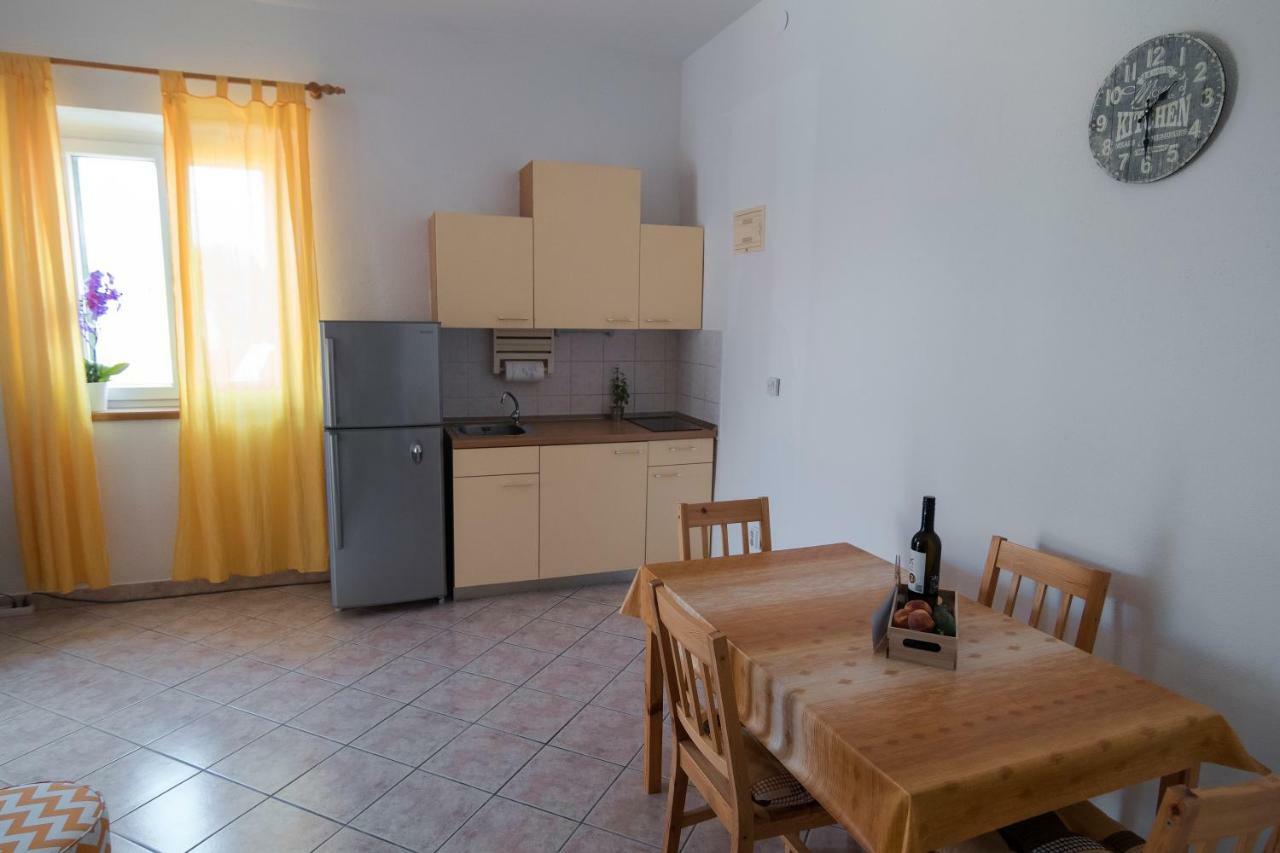 פוסטיר Apartments Ivana מראה חיצוני תמונה