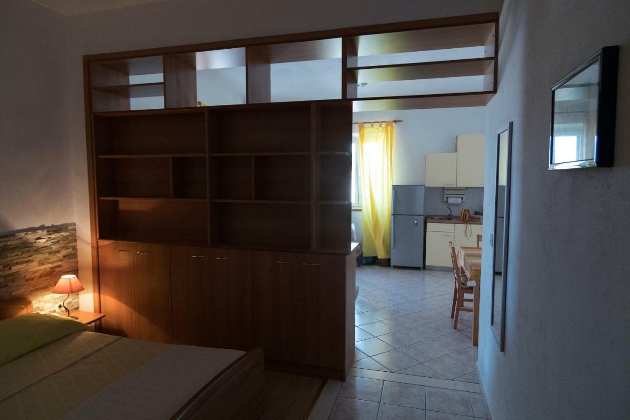 פוסטיר Apartments Ivana מראה חיצוני תמונה