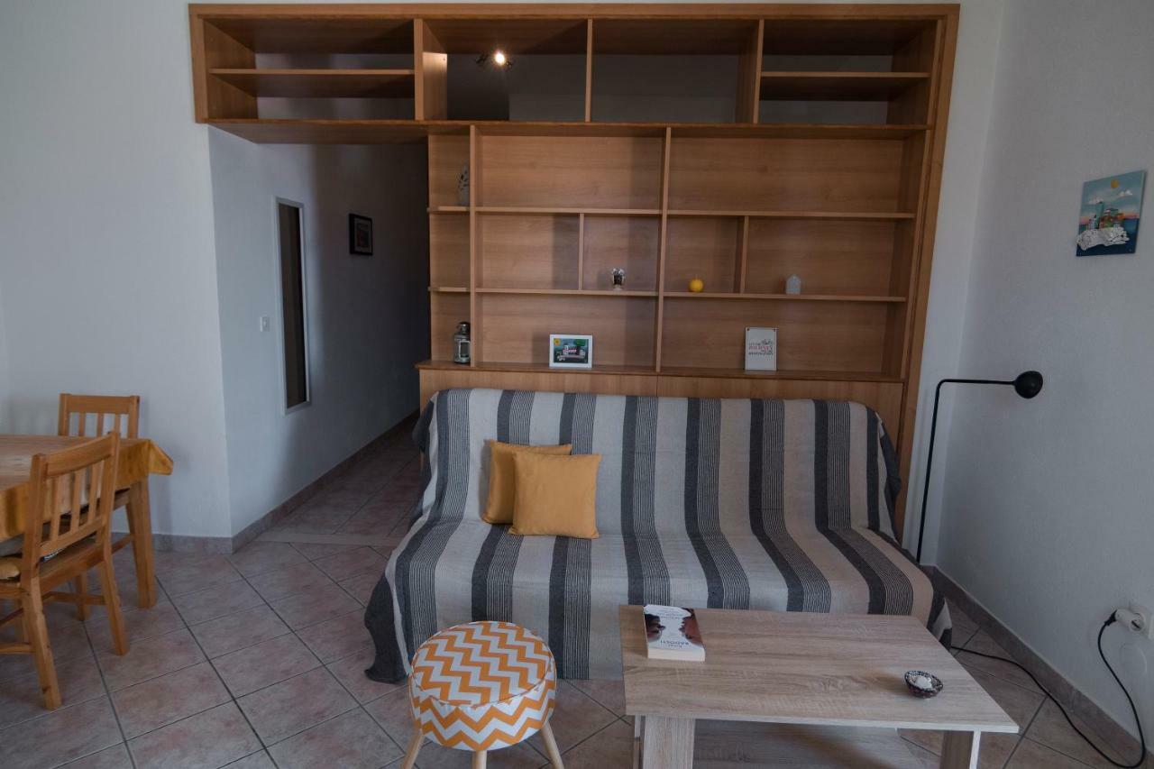 פוסטיר Apartments Ivana מראה חיצוני תמונה