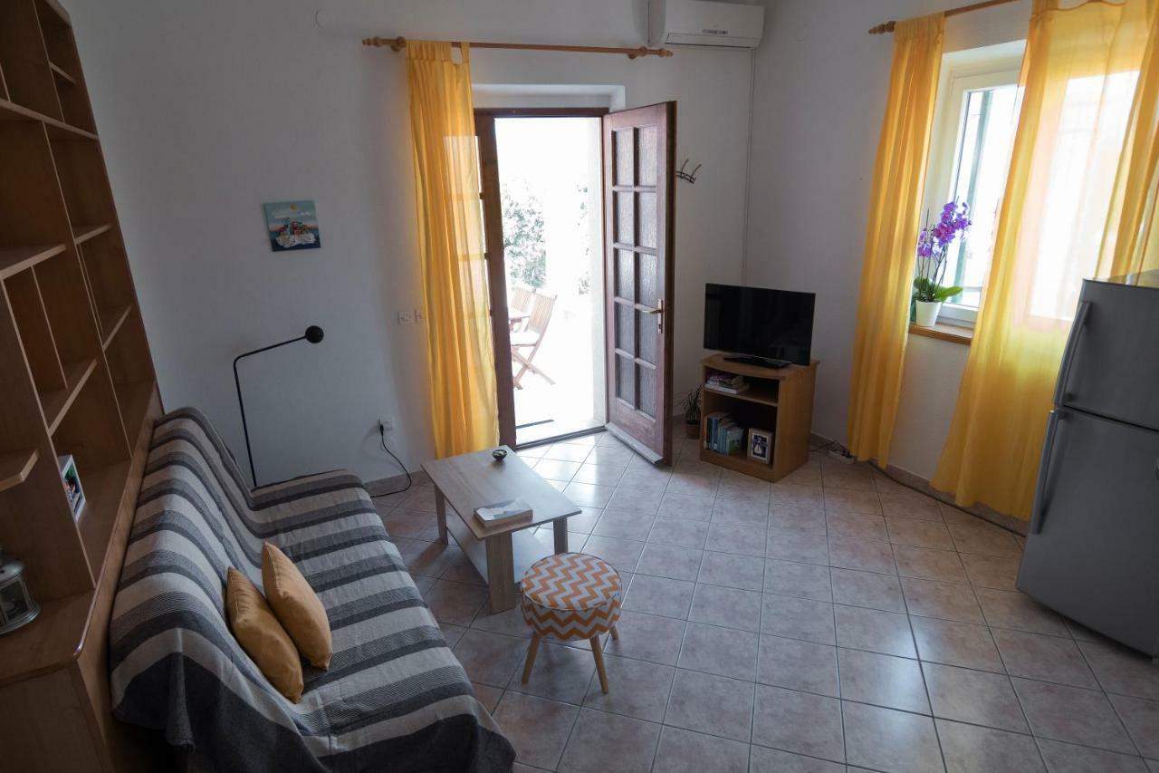 פוסטיר Apartments Ivana מראה חיצוני תמונה