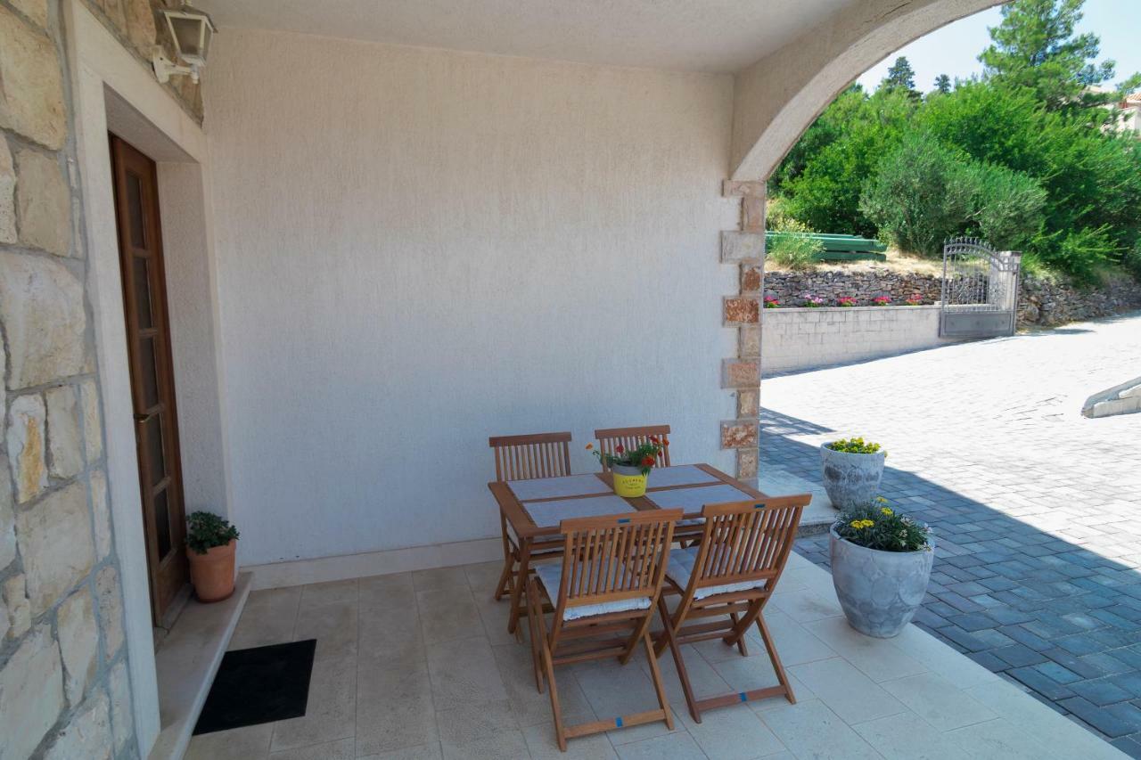 פוסטיר Apartments Ivana מראה חיצוני תמונה